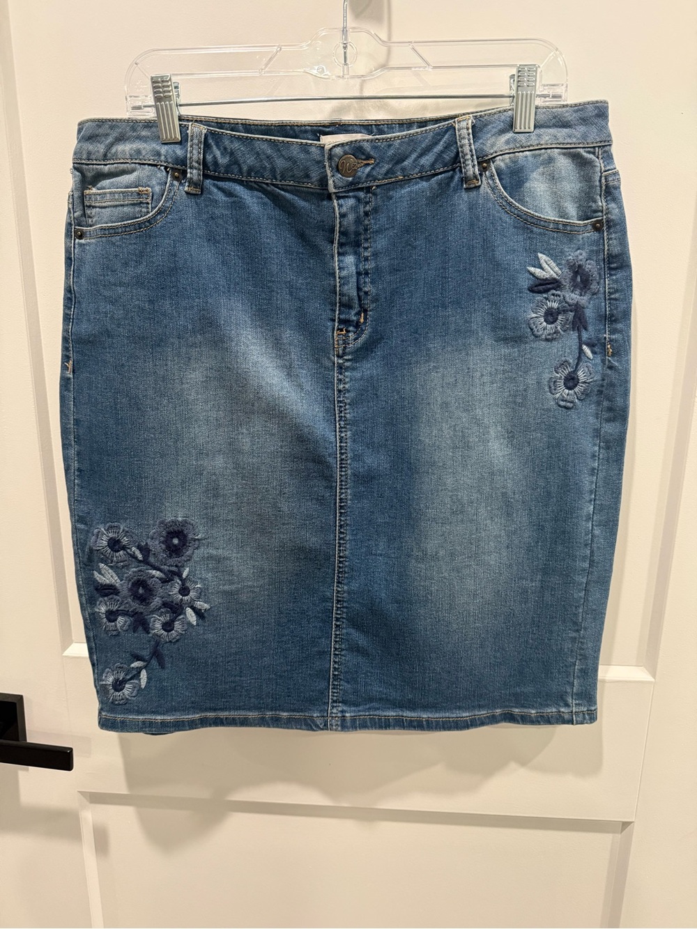 Westport Embroidered Floral Blue Denim Pencil Skirt Size 14